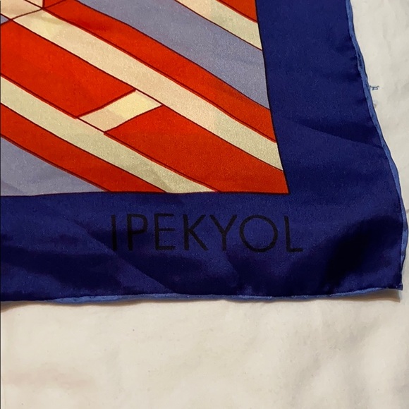 100% Silk Geometric Scarf - Picture 3 of 4